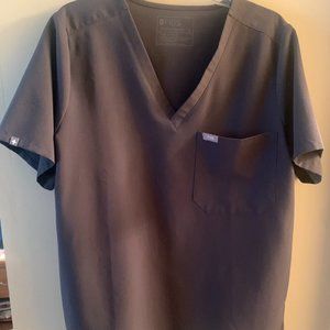 FIGS® Women’s: XL Catarina™ – One-Pocket Scrub Top in CHARCOAL